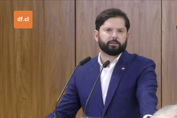 <p>Ahora en DF | Boric condena la “politización arbitraria del comercio" en medio del conflicto arancelario</p>