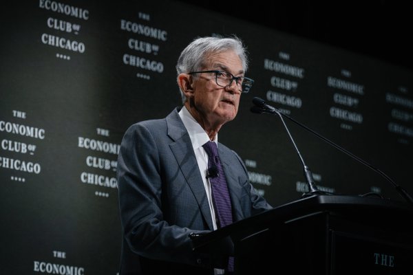 <p>Trump afirma que no tiene intenciones de despedir al presidente de la Reserva Federal pese a críticas a su política monetaria</p>