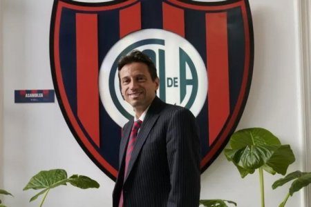 Escándalo en el fútbol argentino: acusan al presidente del San Lorenzo de recibir coima y vinculan a funcionario del Gobierno de Milei