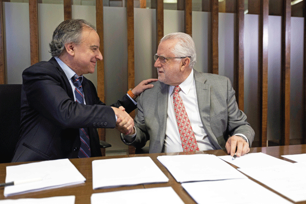 <p>Ricardo Ramos, CEO de SQM, y Máximo Pacheco, presidente del directorio de Codelco.</p>