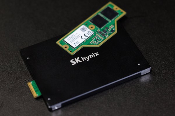 <p>Las ganancias del proveedor de Nvidia, SK Hynix, se disparan 158% gracias al aumento de la demanda por IA</p>