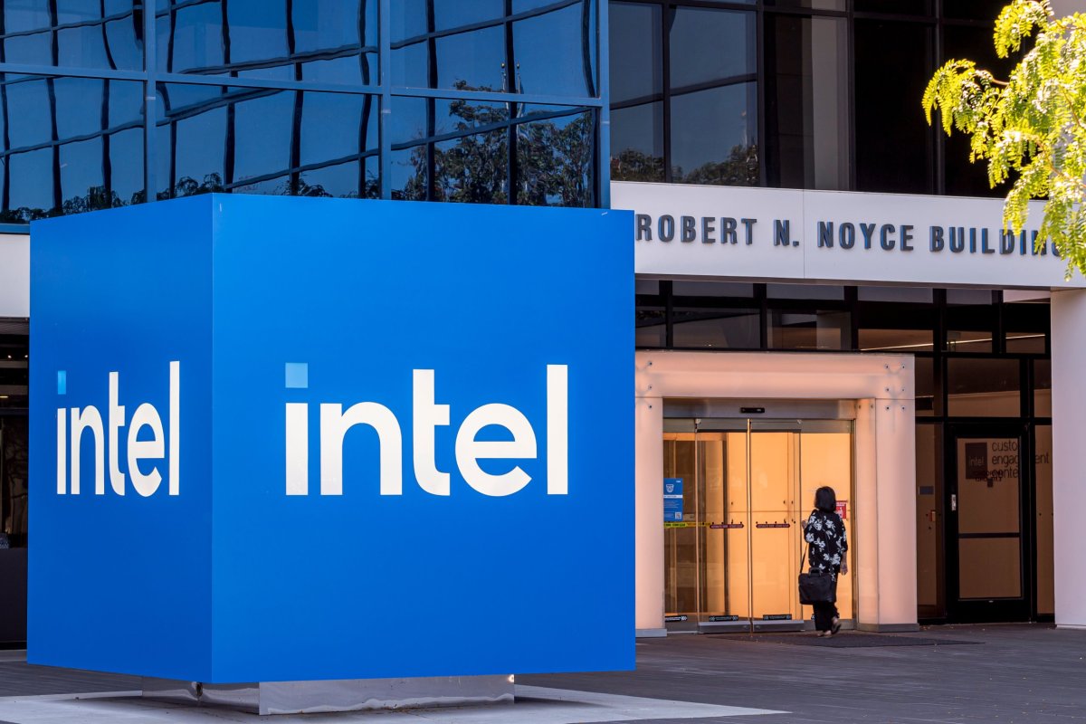 <p>Intel presenta débiles pronósticos para el segundo trimestre y anuncia recorte de empleos para reducir costos</p>
