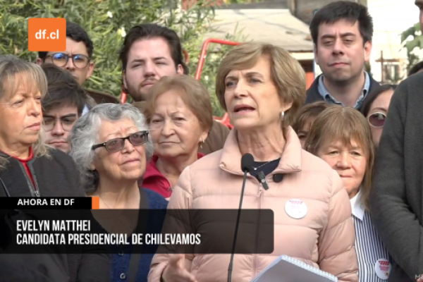 <p>Ahora en DF | Evelyn Matthei nombra a Diego Paulsen como su nuevo jefe de campaña presidencial</p>