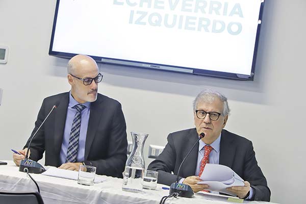 <p>Foto: De izq. a der.: Pablo Ivelic y Fernando Echeverría. Foto: Pablina Salinas</p>