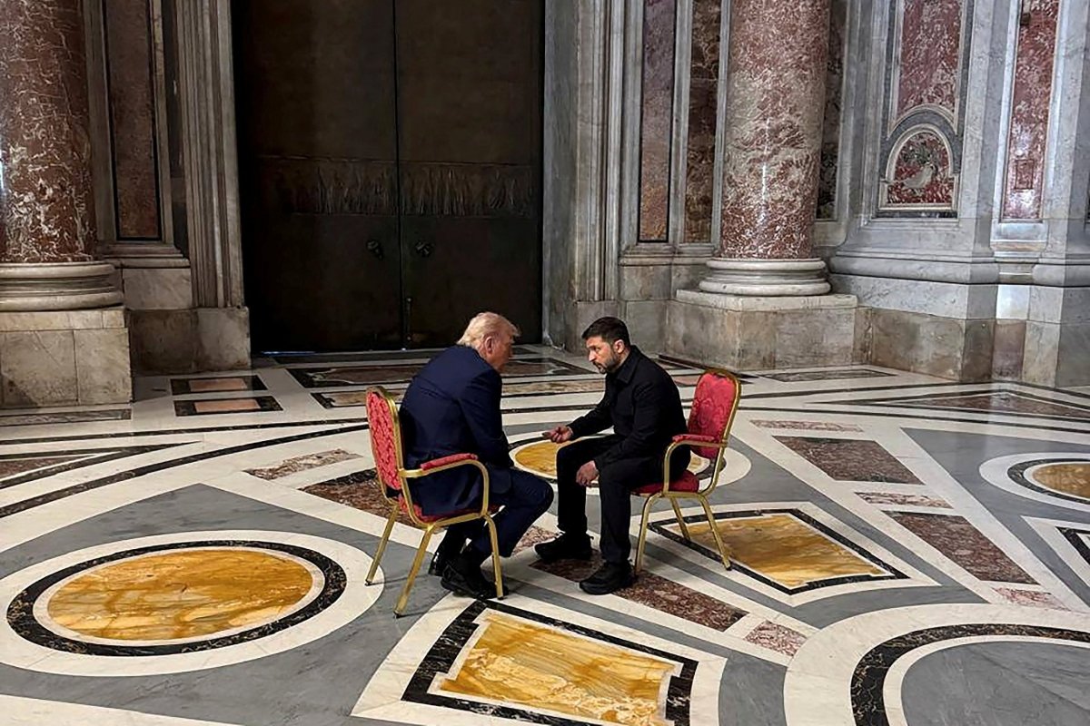 <p>Funcionarios de EEUU impulsan acuerdo de paz entre Rusia y Ucrania tras reunión en el Vaticano</p>
