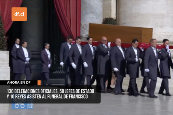 <p>Ahora en DF | 130 delegaciones oficiales, 50 jefes de Estado y 10 reyes asisten al funeral de Francisco</p>