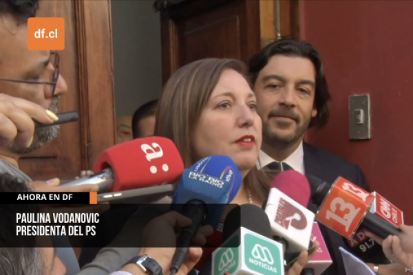 <p>Ahora en DF | Paulina Vodanovic baja postulación presidencial: "La reflexión que hemos hecho es ponernos todos detrás de la candidatura de Carolina Tohá"</p>