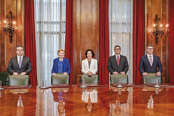 <p>Banco Central opta por la cautela y mantiene la tasa en su primera reunión post inicio de guerra arancelaria</p>