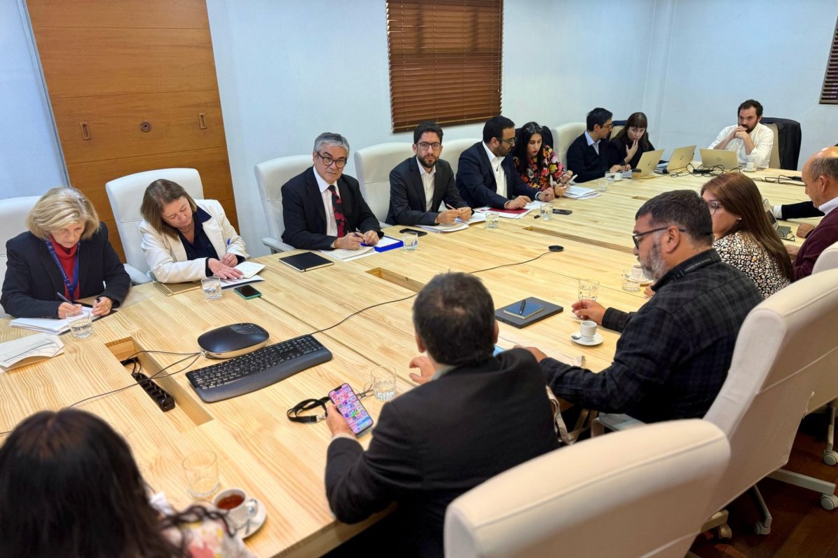 <p>Gobierno y CUT llegan a acuerdo para incrementar el salario mínimo en 3,6% hasta los $ 529.000</p>