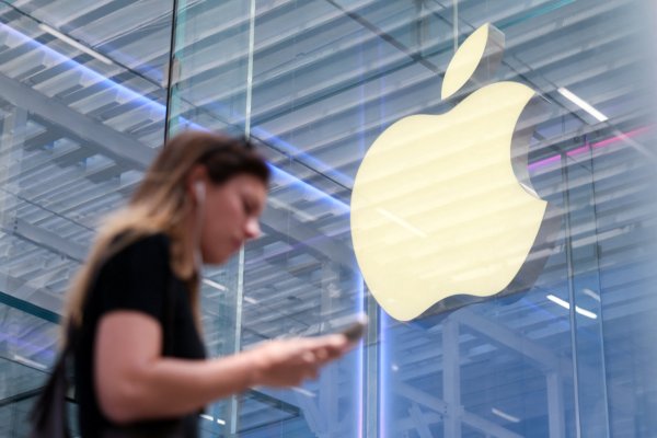 Apple supera por poco las expectativas del mercado mientras el mundo se prepara para el impacto de los aranceles