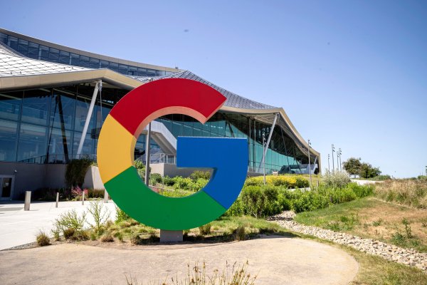 Departamento de Justicia de EEUU pide a juez federal desmantelar operaciones de tecnología publicitaria de Google