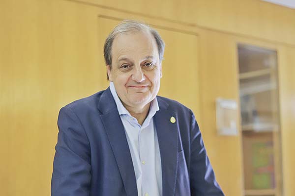 <p>Eduardo Arriagada, vicerrector de Comunicaciones de la Universidad Católica. Foto: Pablina Salinas</p>