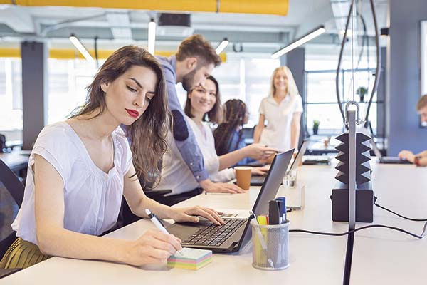 <p>Desarrollo profesional, liderazgo y relación entre equipos: temas prioritarios para trabajadores locales</p>