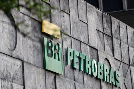 Las acciones de la brasileña Petrobras se desploman y cierran en el valor más bajo del año