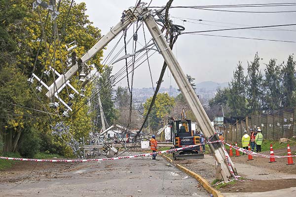 SEC multa con más de $ 2 mil millones a eléctricas del centro-sur del país por cortes de luz de agosto de 2024