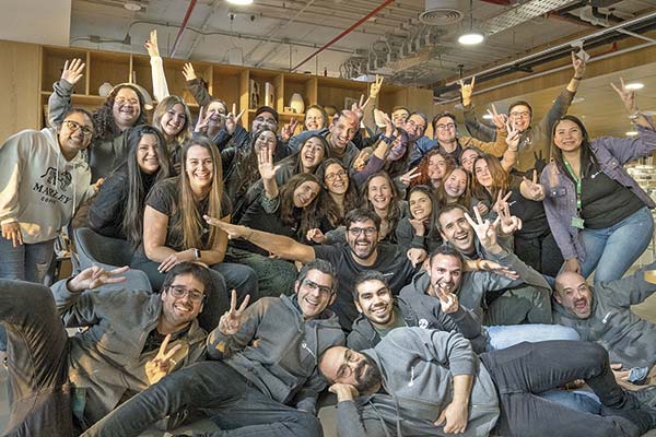<p>Equipo de Poliglota.</p>