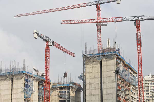 Déficit de personal capacitado en las Seremi de Vivienda amenaza implementación de ley para agilizar permisos de construcción