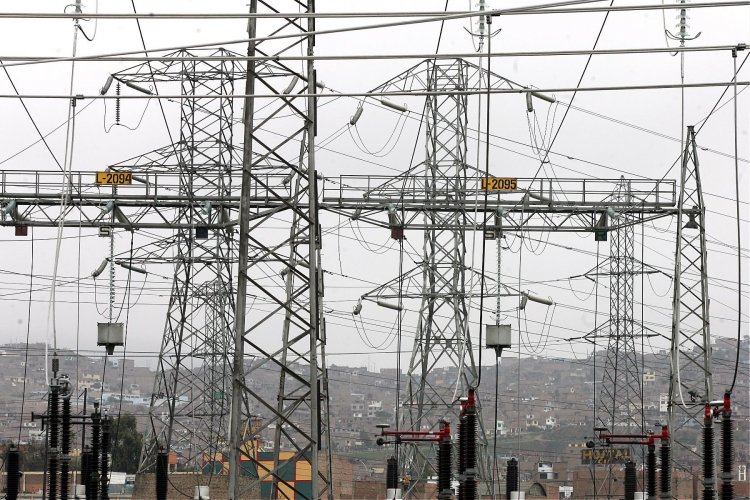 <p>Sistema robusto, distribución débil: los puntos ciegos que podrían detonar un gran apagón en Perú</p>