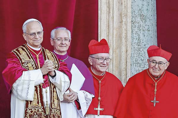 León XIV hace un llamado a la unidad en su primer mensaje: “Dios nos ama a todos incondicionalmente”