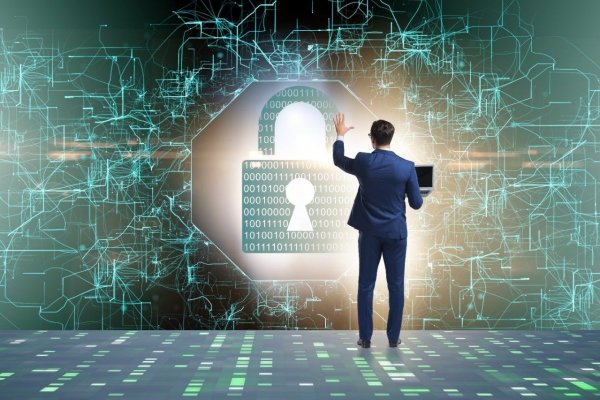Ipsos: más de la mitad de las personas en Chile declara recibir semanalmente comunicaciones con intentos de delitos online
