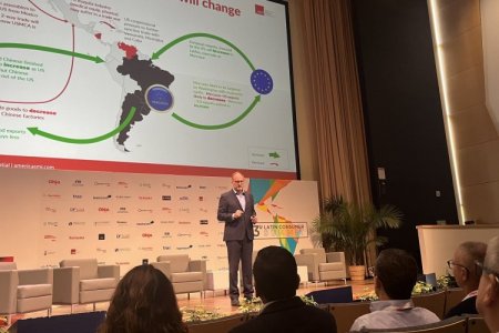 Inicia en Miami el 3rd Latin Consumer Summit 2025 marcado por el análisis sobre la guerra comercial