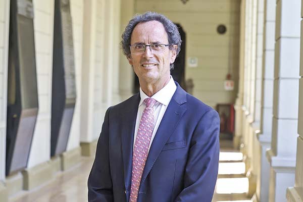 Rector de la PUC: “Estamos frente a una oportunidad no solo de recuperar el talento chileno, sino que también de atraerlo de cualquier parte del mundo”