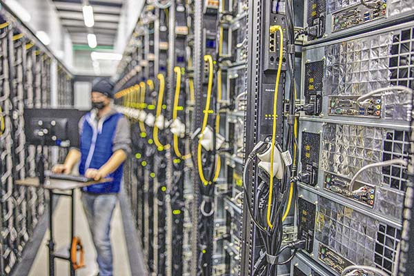 Anticipan explosivo crecimiento de data centers en Chile con US$ 1.691 millones de inversión
