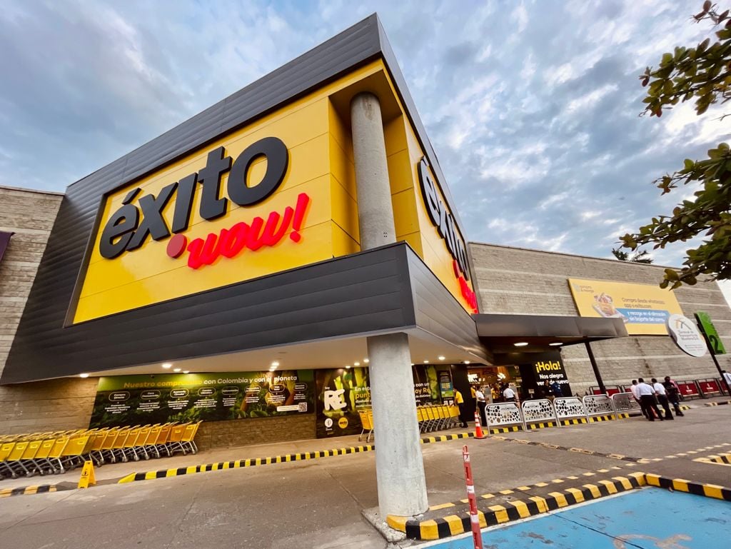<p>Family office de los hijos del presidente Piñera entra al Top 5 de los principales accionistas del mayor operador de retail de Colombia</p>