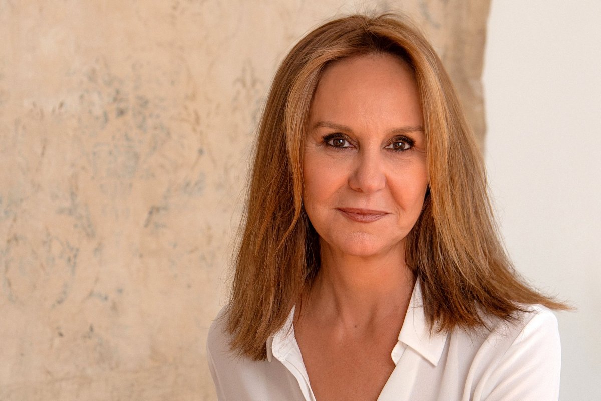 <p>María Dueñas: “Me interesa sacar a las mujeres del anonimato histórico”</p>