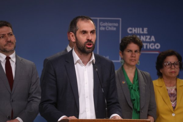 Ministro Grau respalda a subsecretario de Pesca: "Ha hecho un trabajo histórico y lo que corresponde es solucionar el problema"