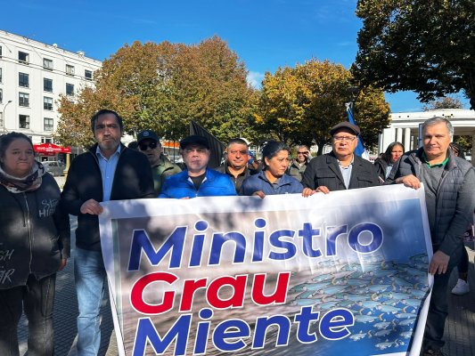 Fraccionamiento: Sindicatos del Biobío exigen renuncia de ministro de Economía y subsecretario de Pesca tras error en cifras