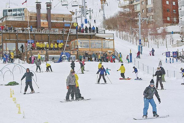 Centros de esquí anuncian fechas de aperturas de la temporada 2025 y esperan batir las históricas buenas cifras del año pasado