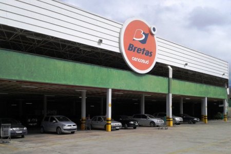 Cencosud concreta la venta de 32 supermercados de la cadena brasileña Bretas