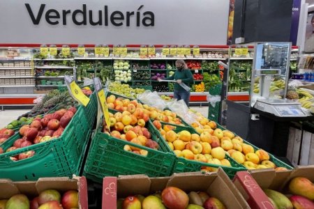 Inflación en Argentina sorprende en abril: fue de 2,8%, por debajo de lo esperado en el mes de salida del cepo