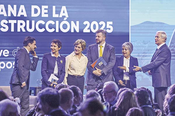 <p>Nueva encuesta Criteria: Matthei sigue a la cabeza de las presidenciales y sube Tohá</p>