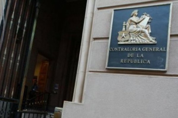 <p>"Con licencia para viajar": Contraloría revela que 25 mil funcionarios públicos viajaron al exterior durante uso de licencias médicas</p>
