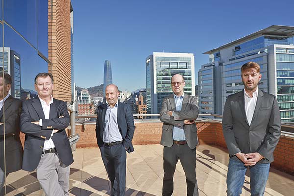 <p>Andrés Silva, Christophe Ferreira, José María Hurtado y David Lequain de FSI Hub. Foto: Julio Castro</p>