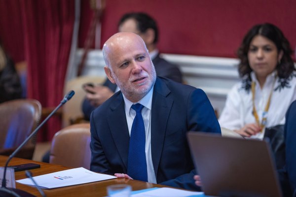 <p>25 mil funcionarios públicos de viaje, pero con licencias médicas: La Moneda enviará antecedentes al CDE</p>