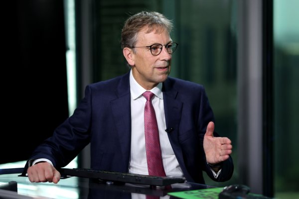 Rio Tinto sorprende al mundo minero y anuncia inesperada salida de su CEO, Jakob Stausholm