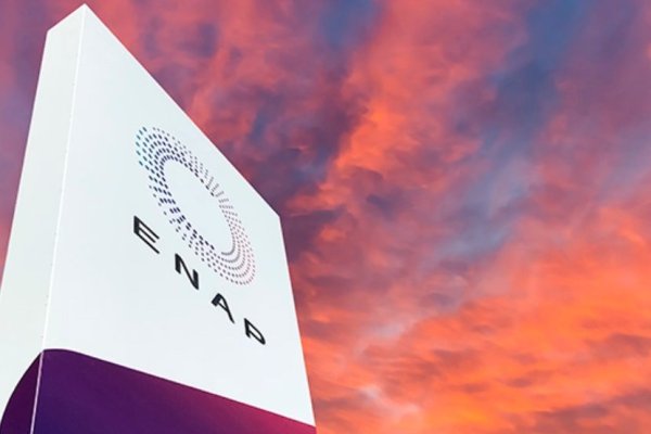 <p>Enap constata que 70 trabajadores viajaron estando con licencia médica e inicia investigación</p>