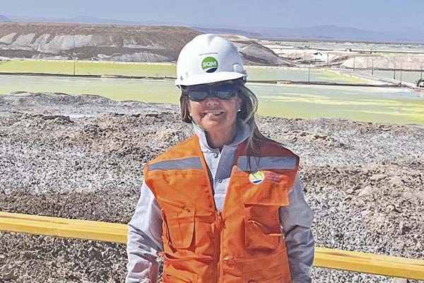 El camino de Gina Ocqueteau para llegar a la presidencia de SQM y cuál es su relación con Julio Ponce