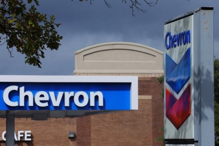 Tras salida de Chevron, Venezuela presiona al sector privado por más ingresos tributarios