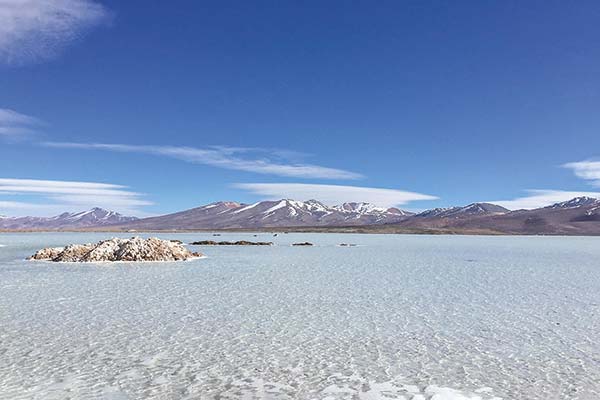 <p>“Un nuevo sueldo para Chile”: expertos proyectan ingresos por litio y matizan entusiasmo de Boric</p>