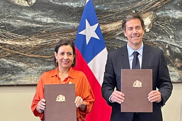 Gobierno y Google firman contrato para crear empresa a cargo del cable submarino que conectará Chile con Australia