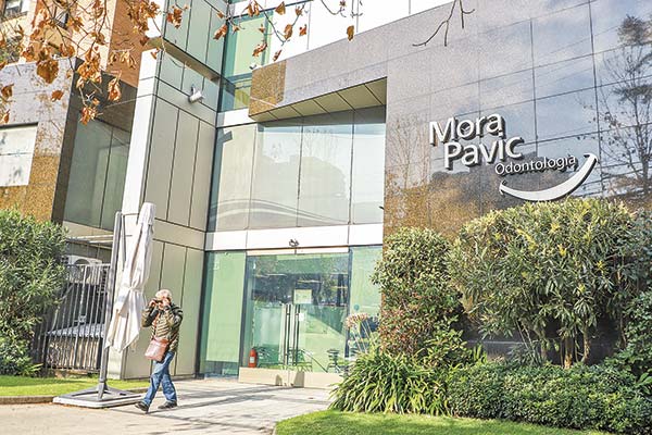 Clínica odontológica Mora Pavic sale de su reorganización judicial y abre dos nuevos centros dentales