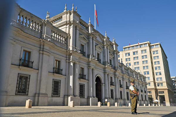 Gobierno extiende investigación para detectar el mal uso de licencias médicas: sugieren revisión de patrones en días lunes y viernes