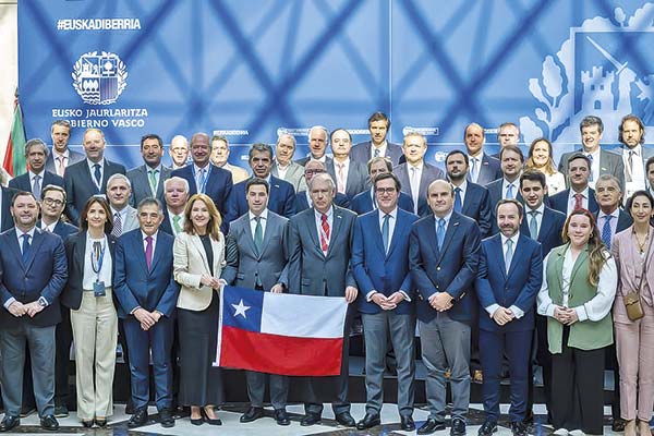 <p>CPC se desmarca de polémica con Boric y continúa despliegue internacional para fortalecer los lazos comerciales</p>