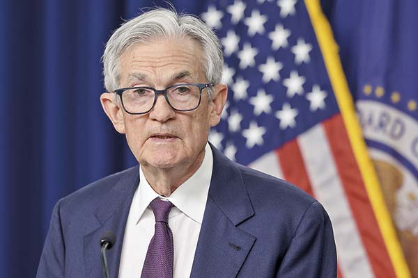 Trump redobla la presión contra Powell e insiste en una baja en las tasas de interés