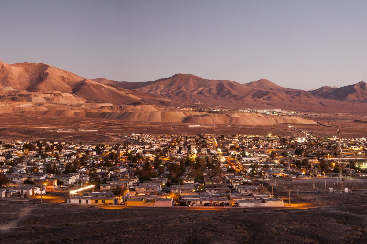 <p>Fuerte sismo en Atacama: ni Codelco ni Gold Fields registran daños en instalaciones y Enami paró planta</p>