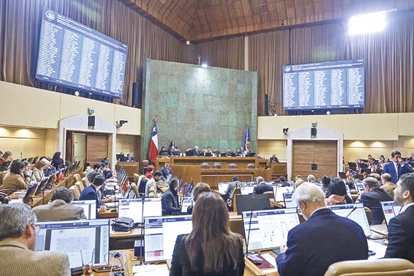 <p>Salario mínimo: proyecto pasa a comisión mixta tras diferencias entre la Cámara de Diputados y el Senado</p>